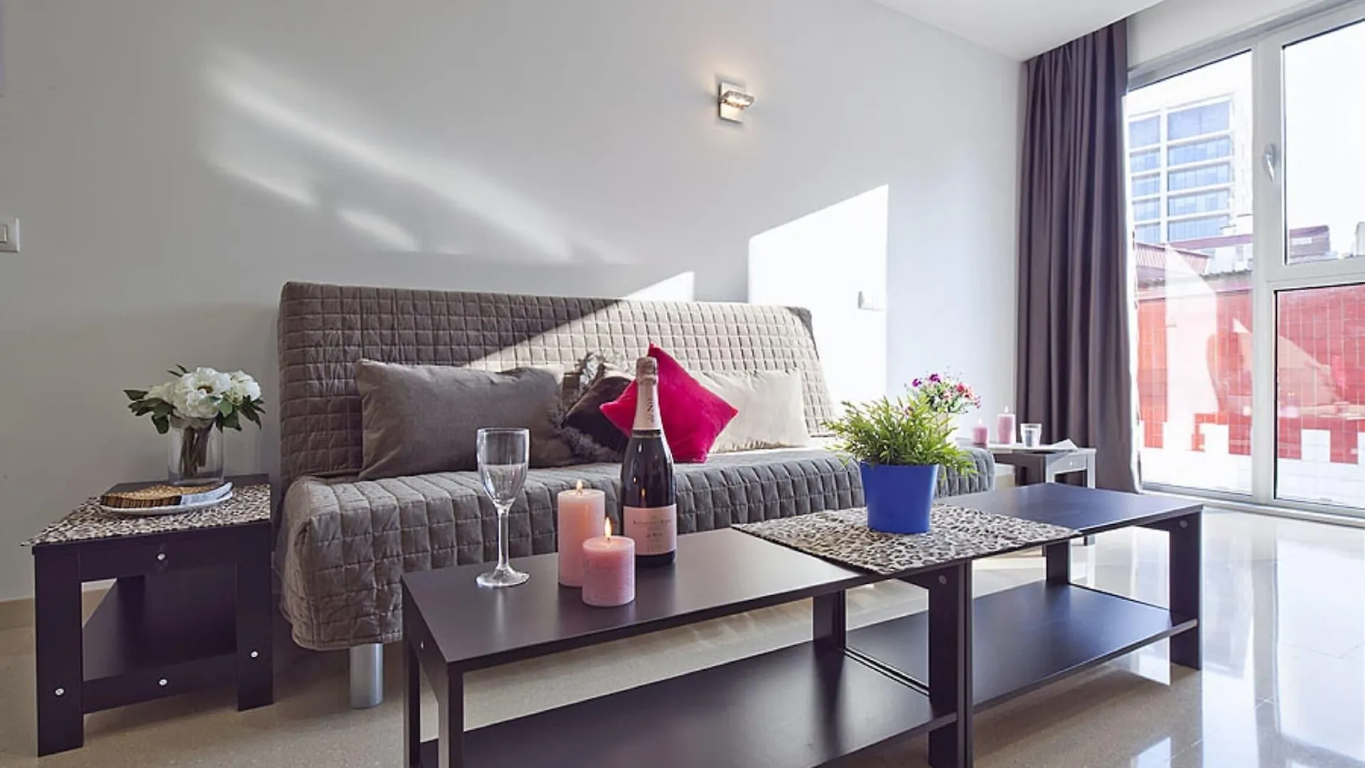 Charmsuites Nou Rambla Barcellona Spagna