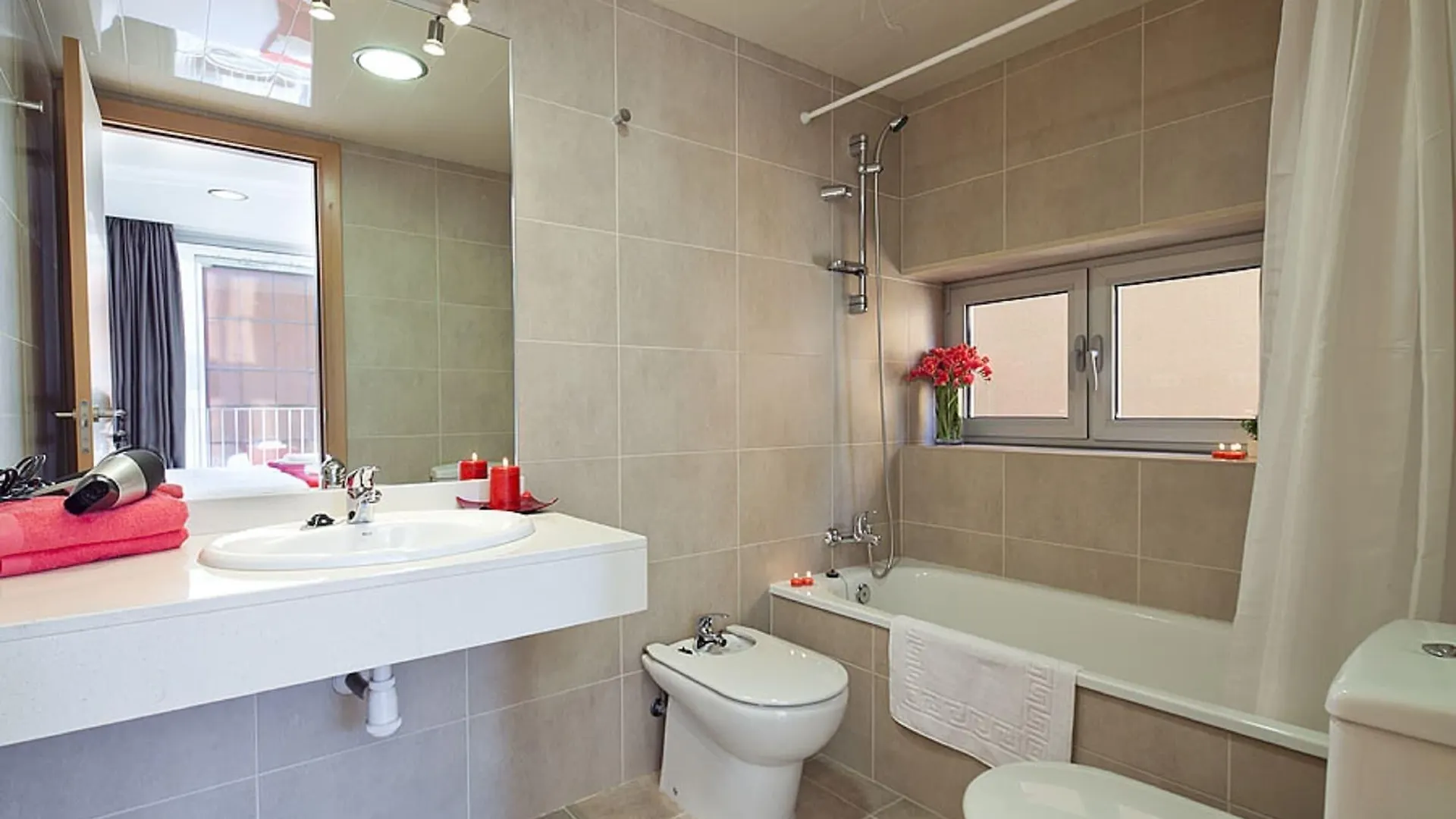 Charmsuites Nou Rambla Барселона Апартаменты
