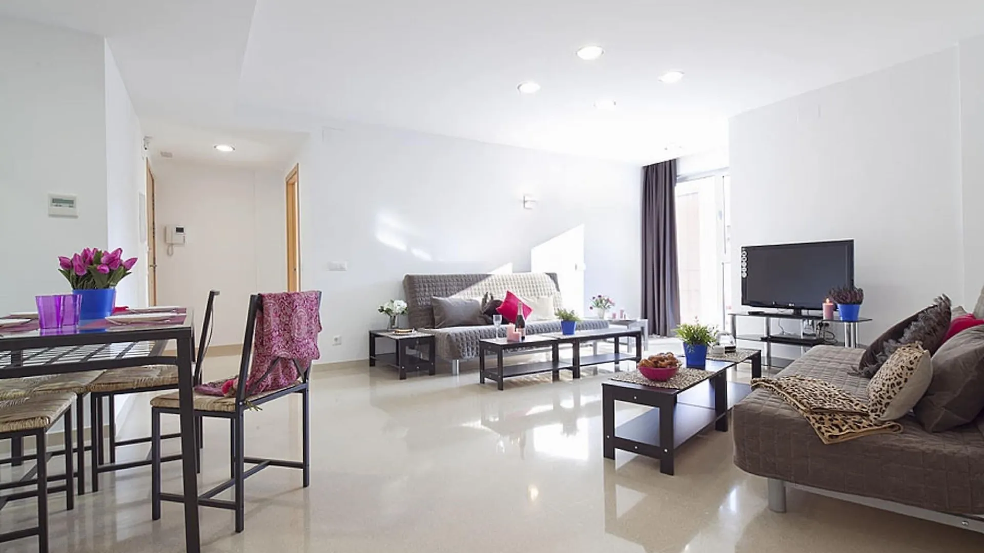 Charmsuites Nou Rambla Барселона